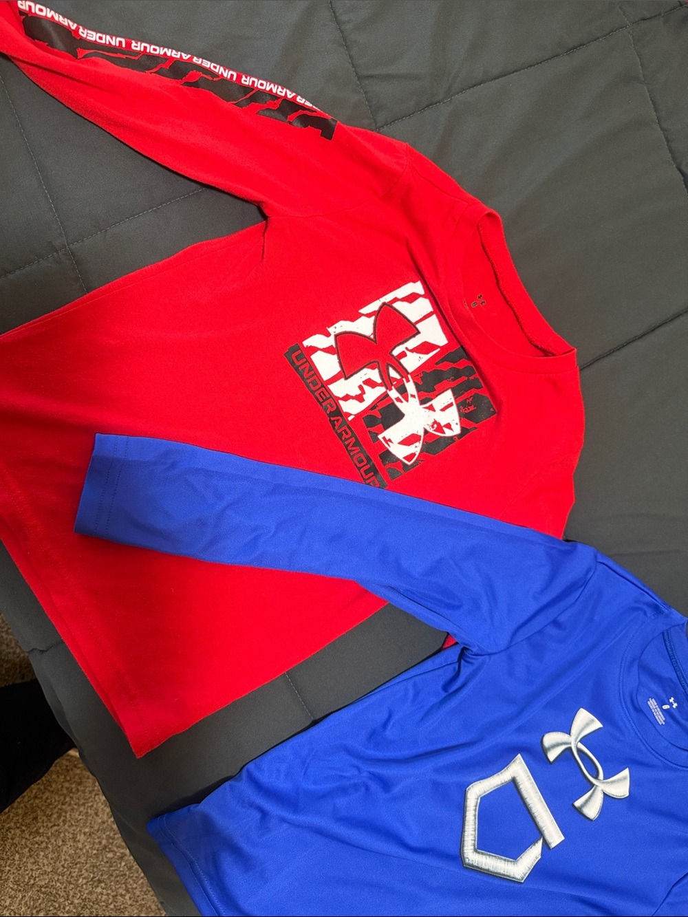 Under Armour Red & Blue Long Sleeve Active Tees - Boys - Picture 6 of 9
